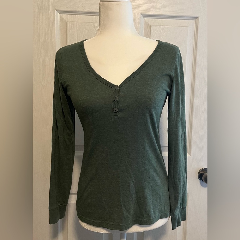 Mossimo, Junior’s M, Forest Green in very good condition. Made in China.